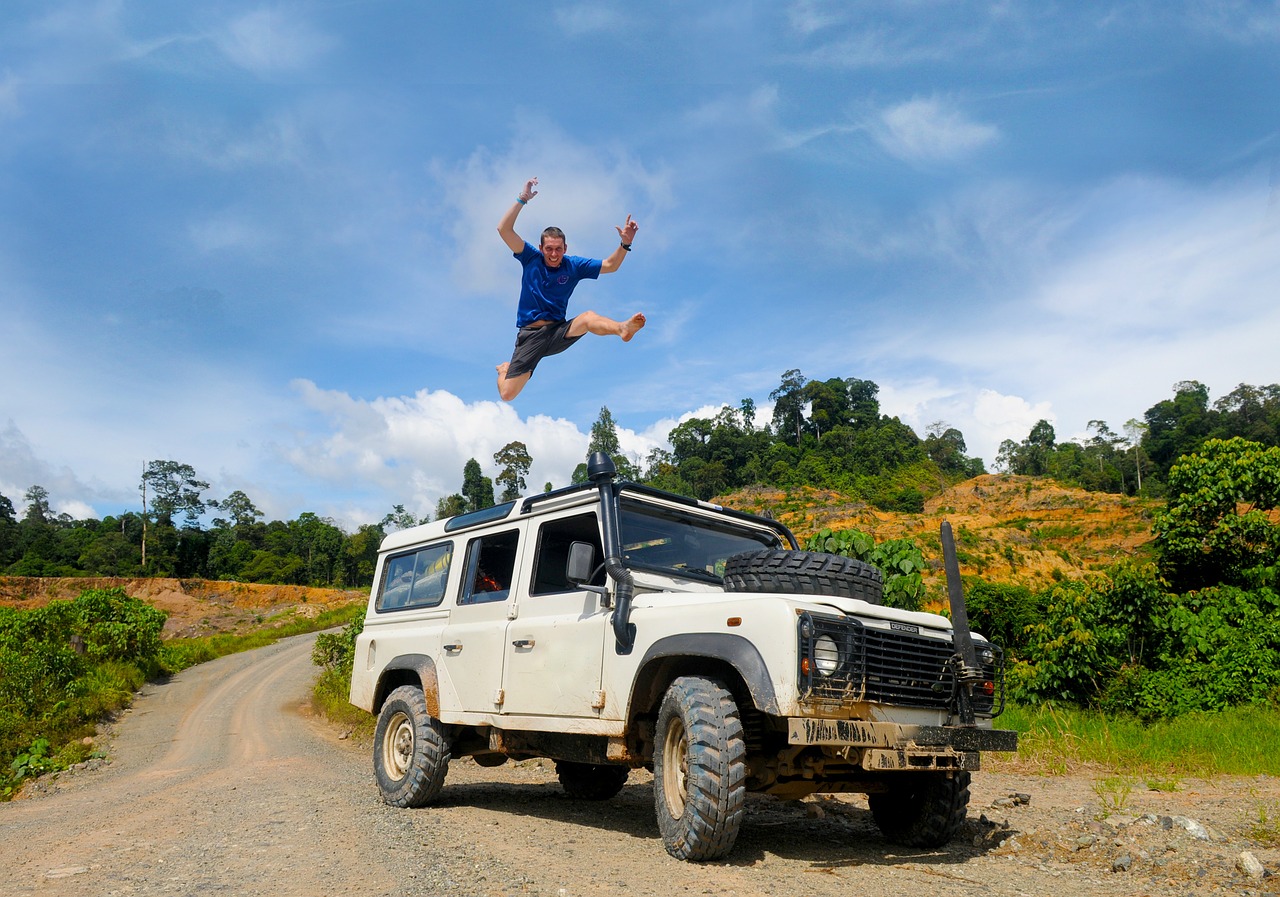 car fun jump free photo