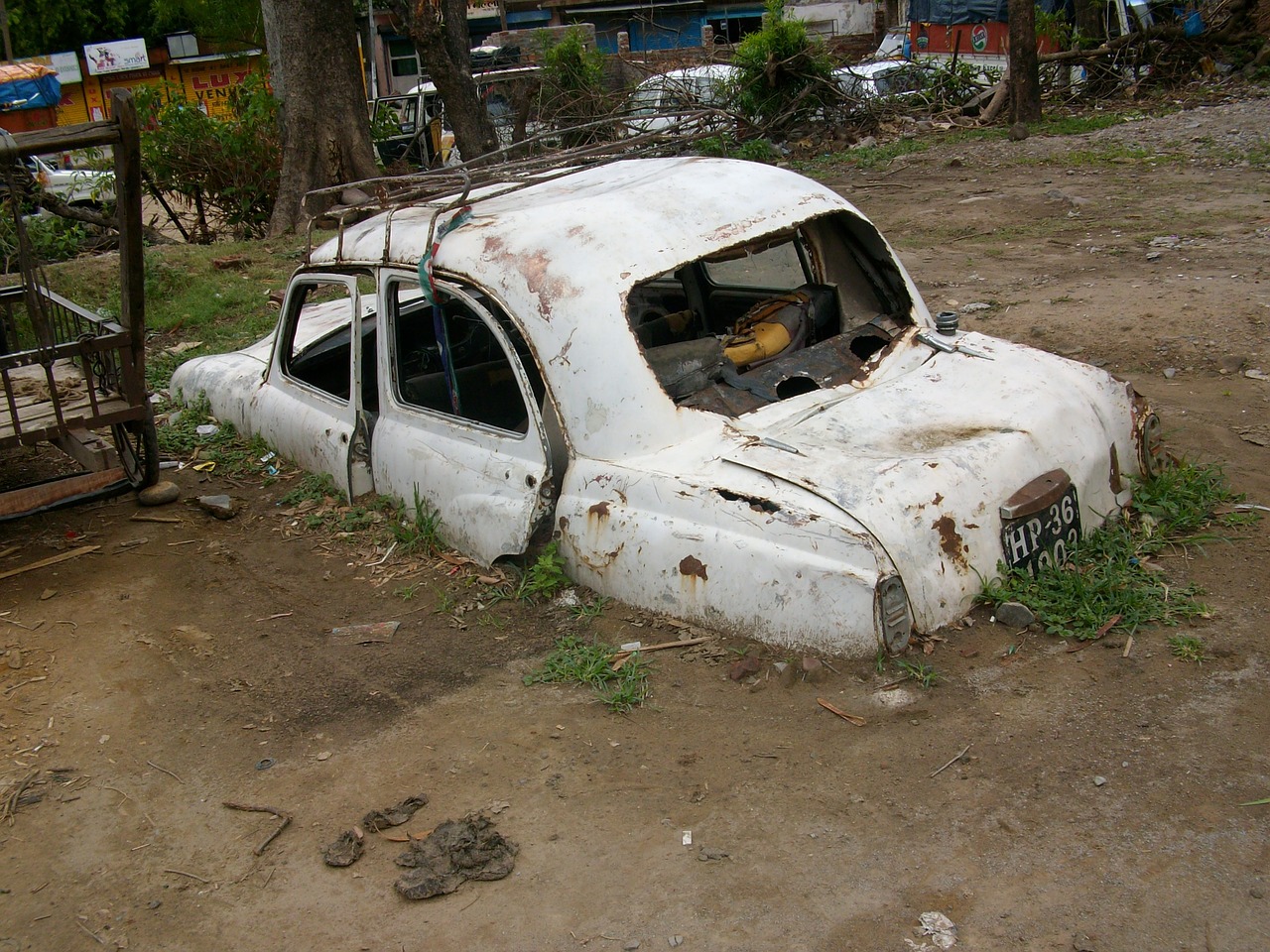 car dirt buried free photo