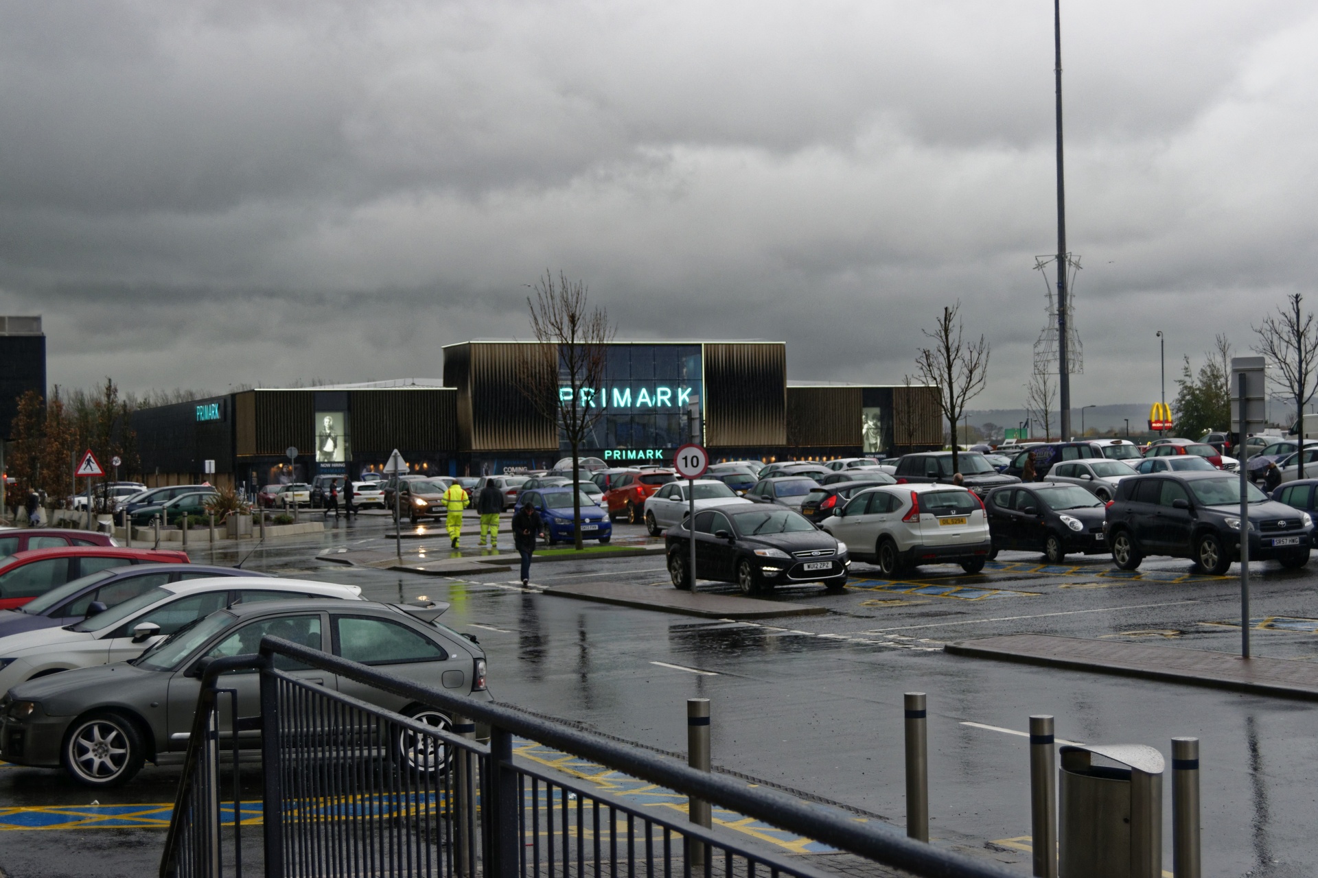 car park cars rainy free photo