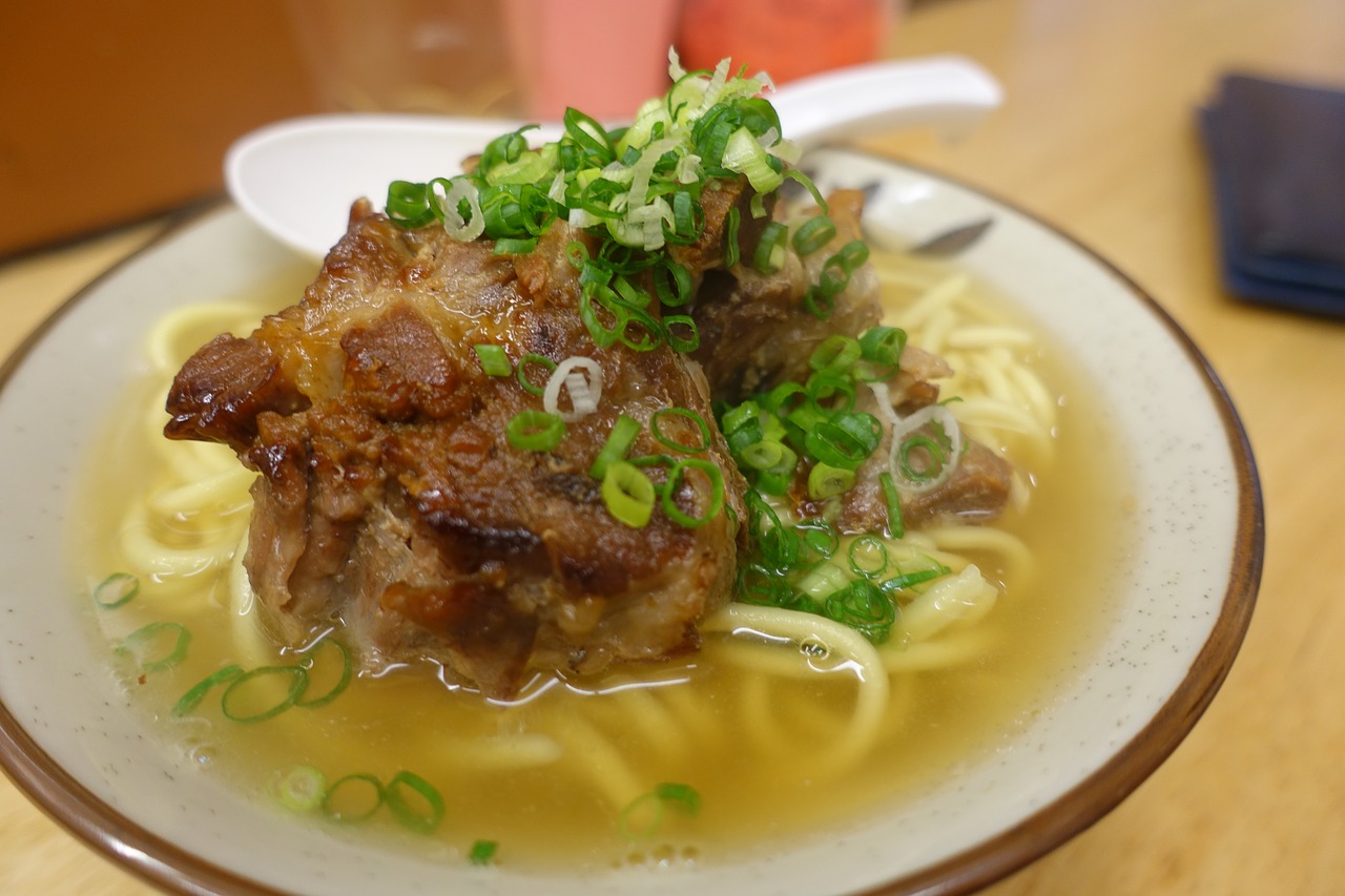 carding meat noodles free photo