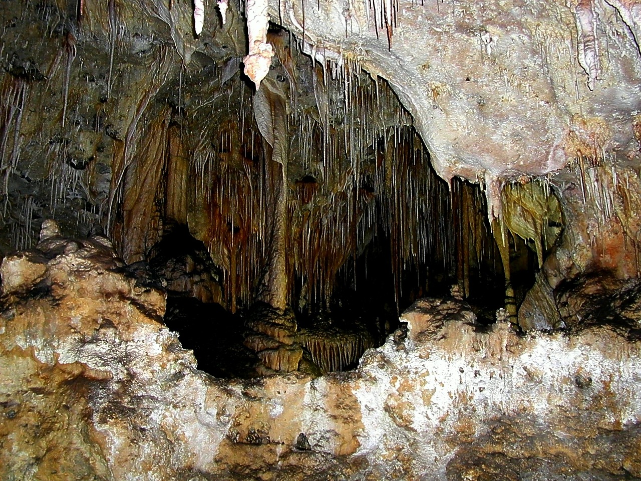 carlsbad caverns caves stalactite cave free photo