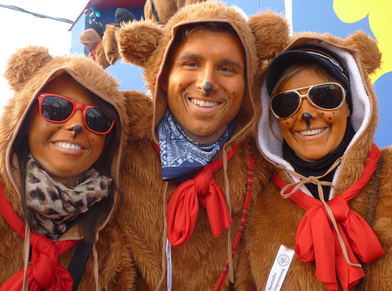 carnival human masks free photo