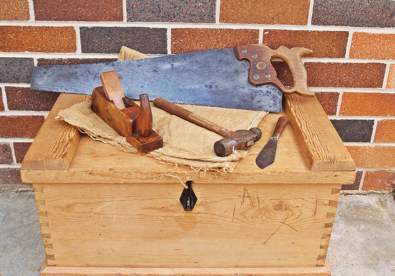 carpenter's toolbox tool chest tool kit free photo
