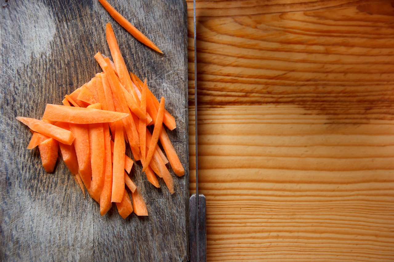 carrot vegetable cut free photo