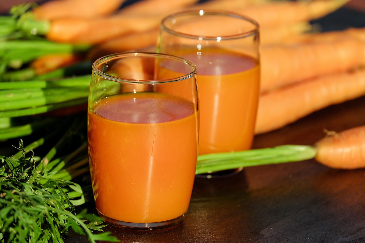 carrot juice juice carrots free photo