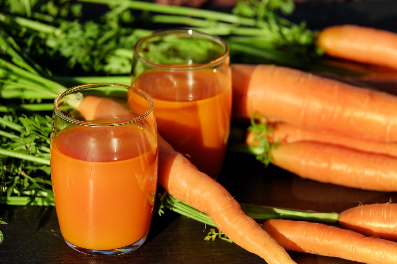 carrot juice juice carrots free photo