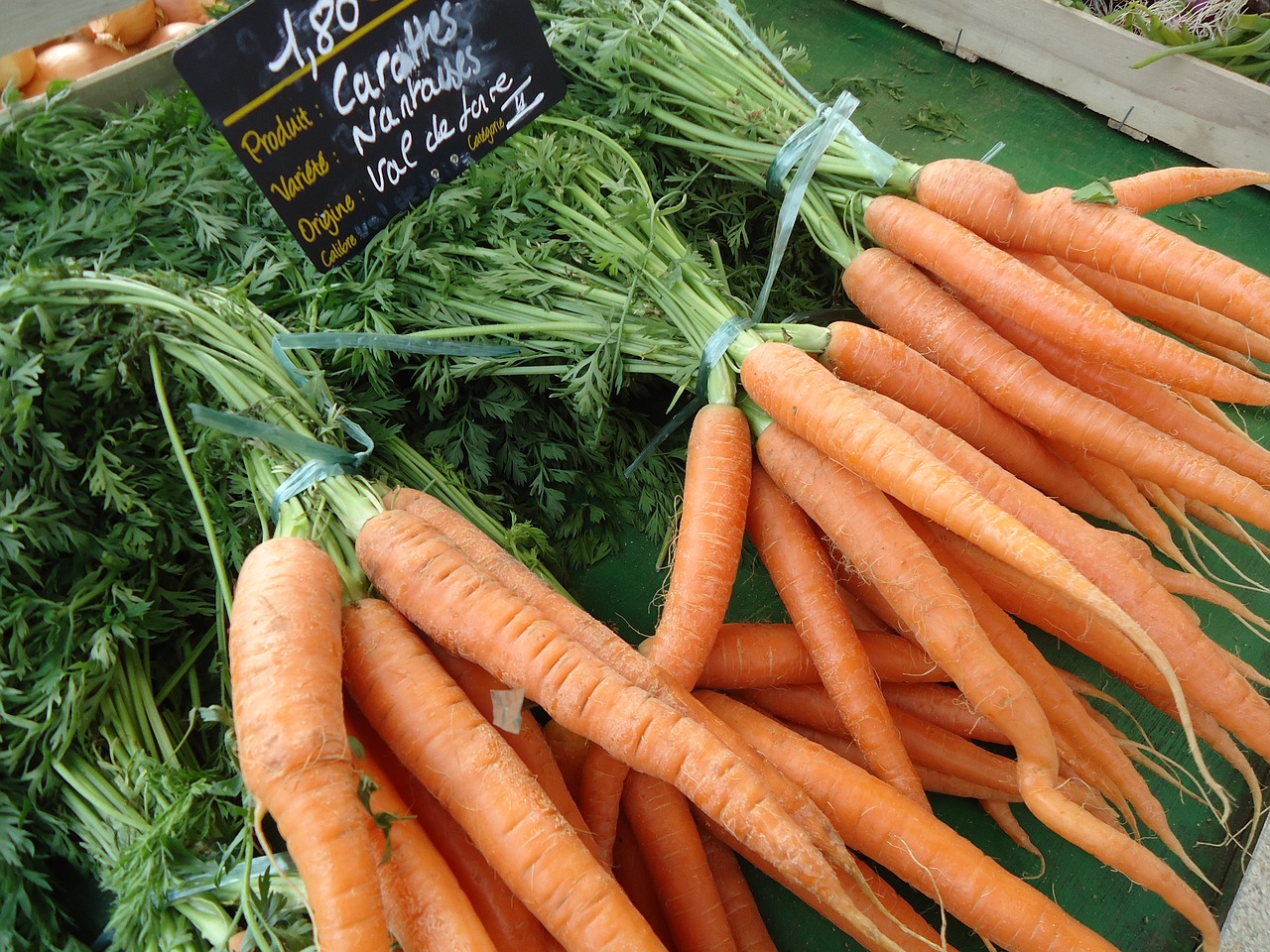 carrots vegetables market free photo