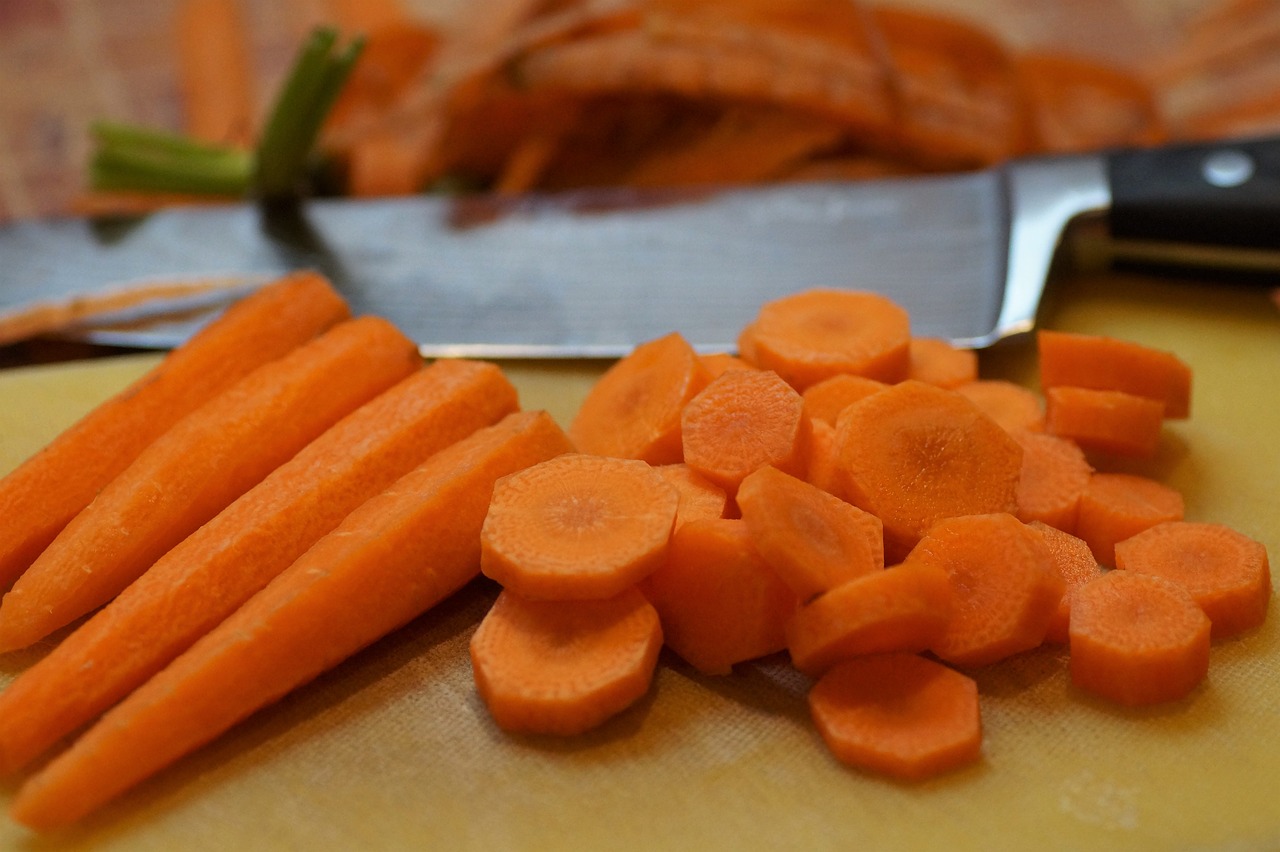 carrots  fresh  chopped free photo