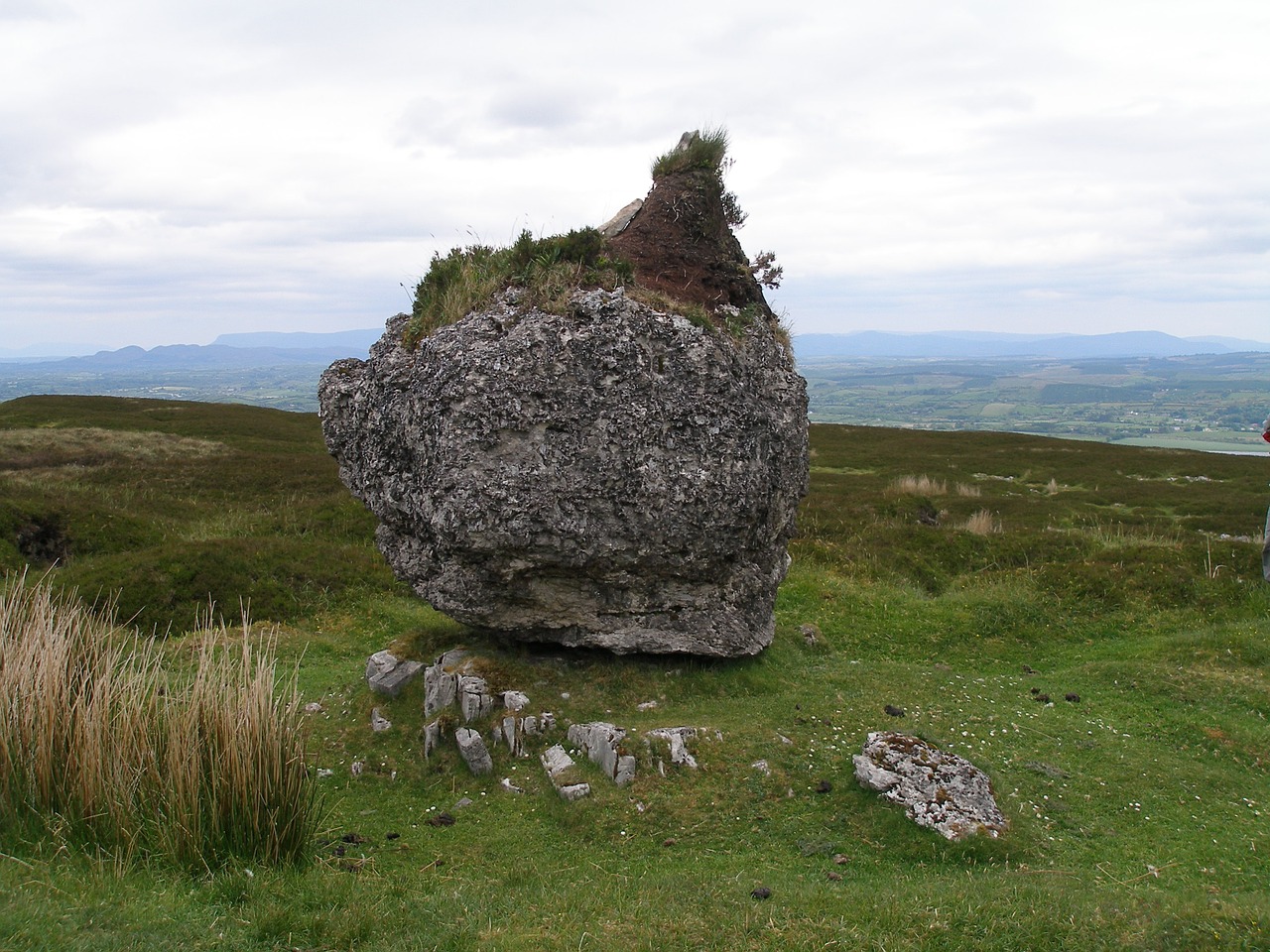 carrowkeel cairns ireland megaliths free photo