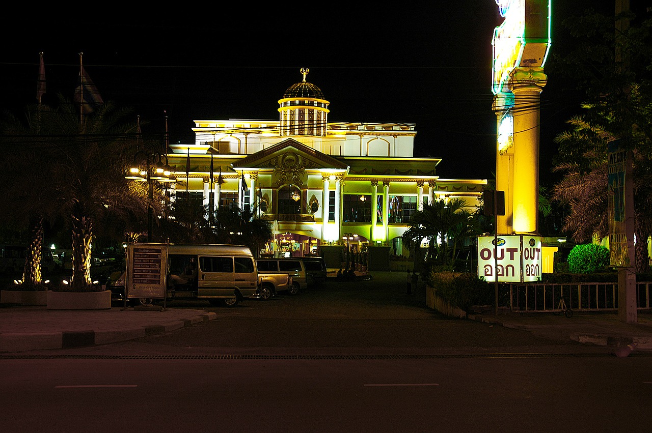 casino at night pattaya free photo