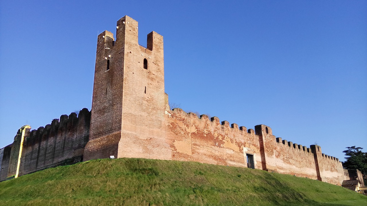 castelfranco veneto the walls castle free photo