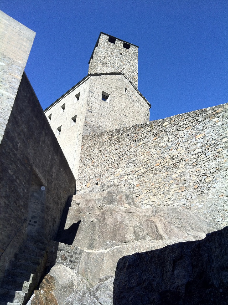 castelgrande bellinzona castle free photo