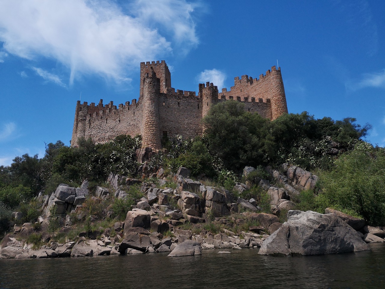 castelo de almourol  portugal  rio tejo free photo