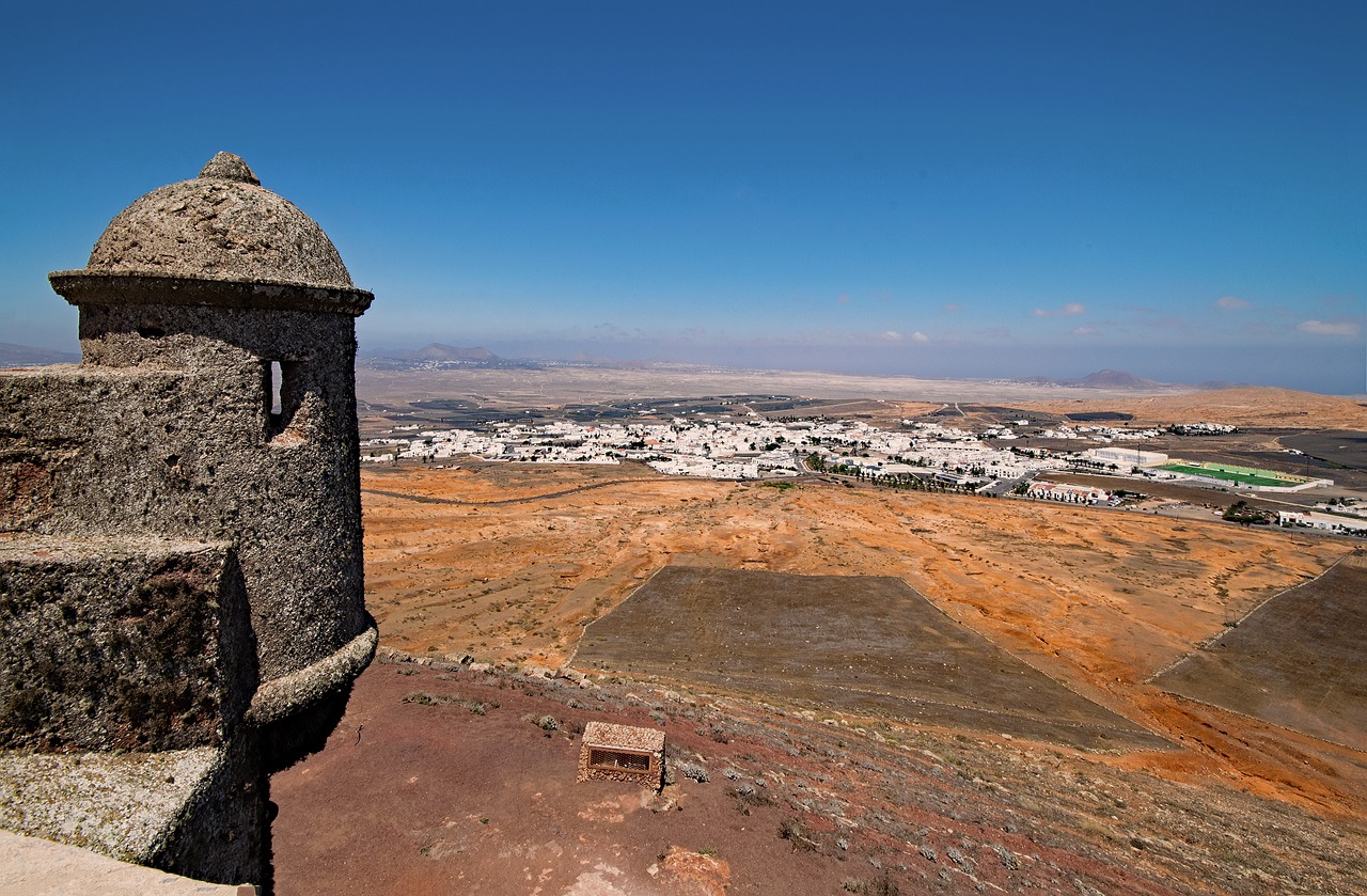 castillo de santa barbara teguise lanzarote free photo