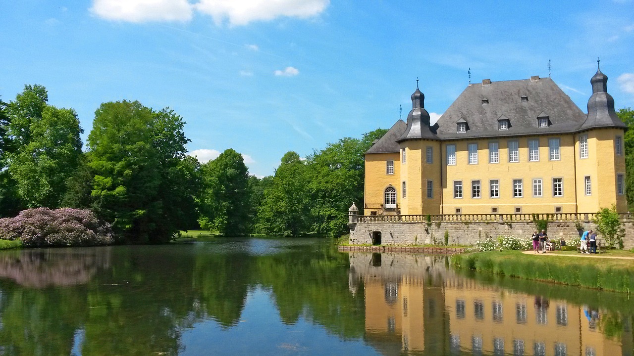 castle moated castle schloss dyck free photo