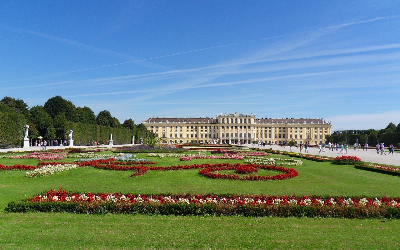 castle schönbrunn vienna free photo