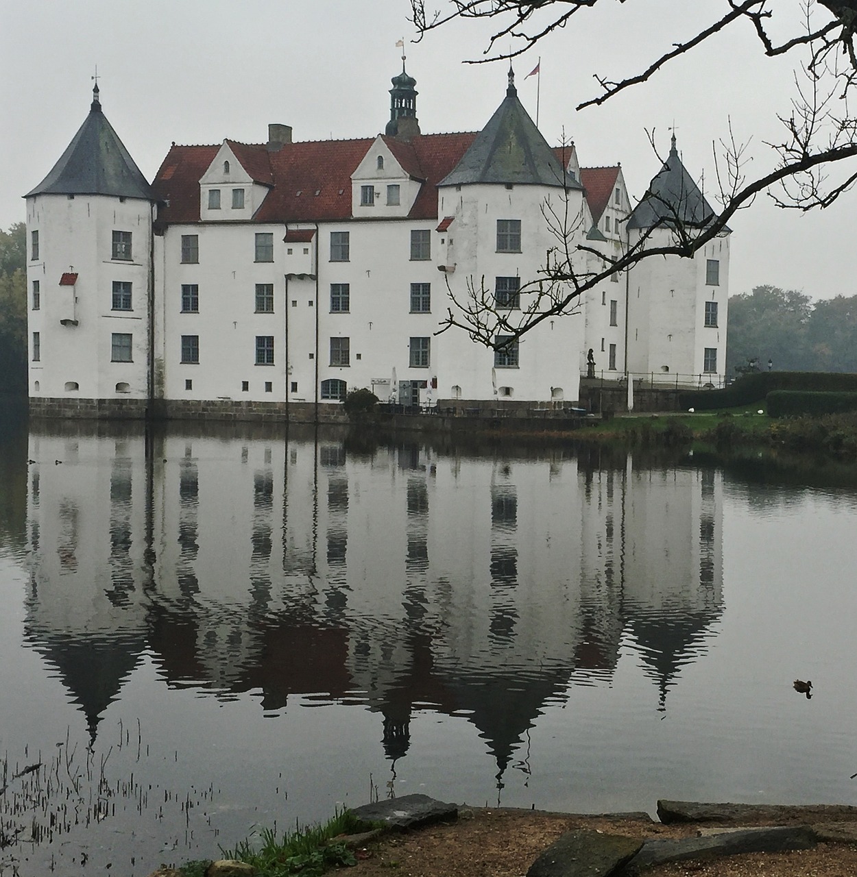 castle glücksburg mirroring free photo