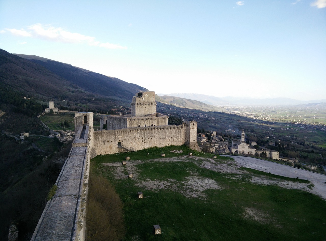 assisi castle old building free photo