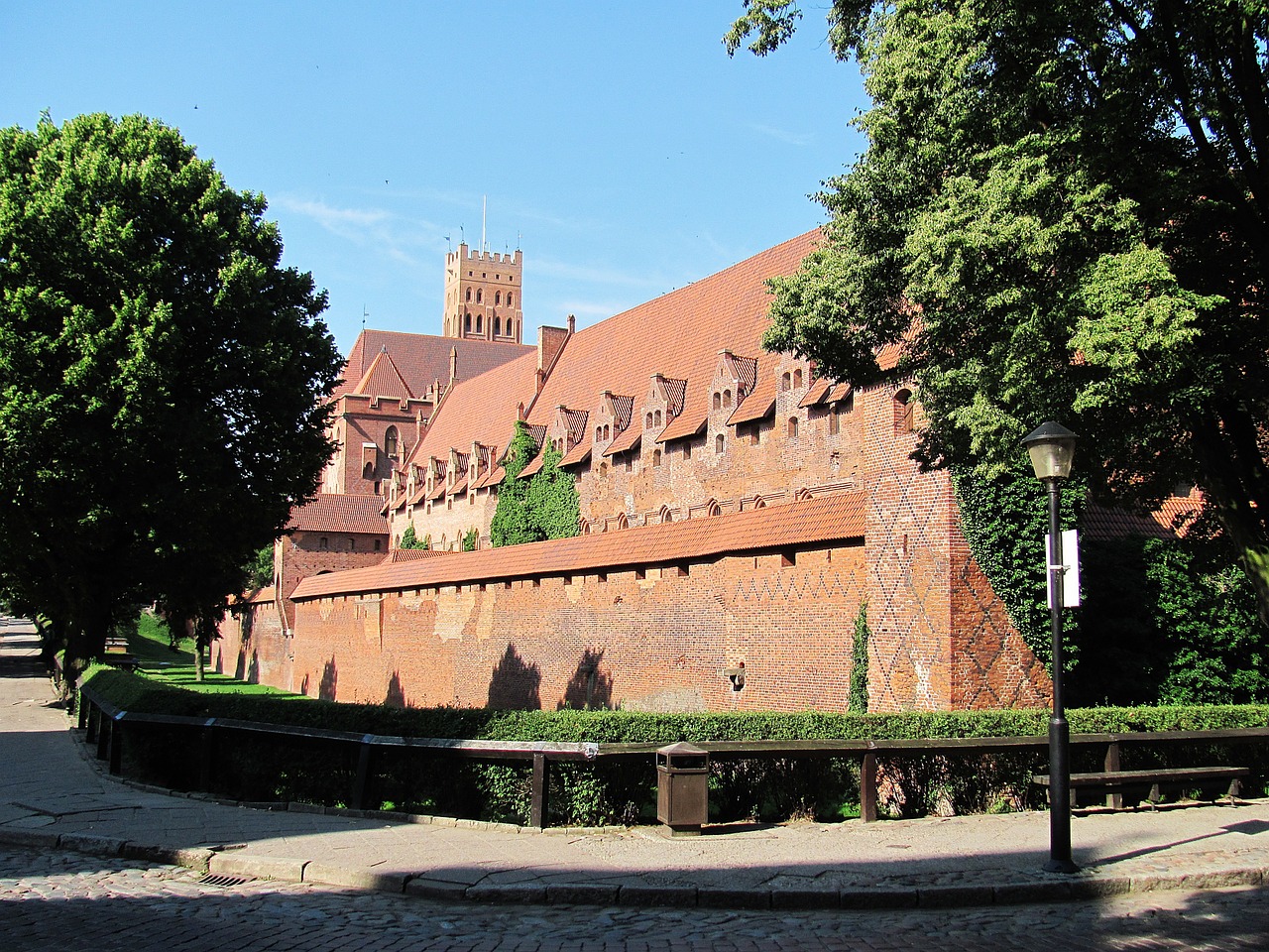 castle building monument free photo