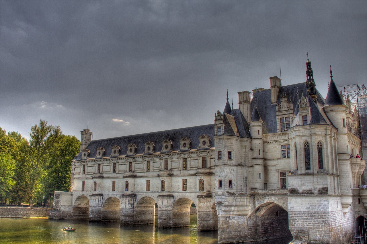 castle chenonceau river free photo