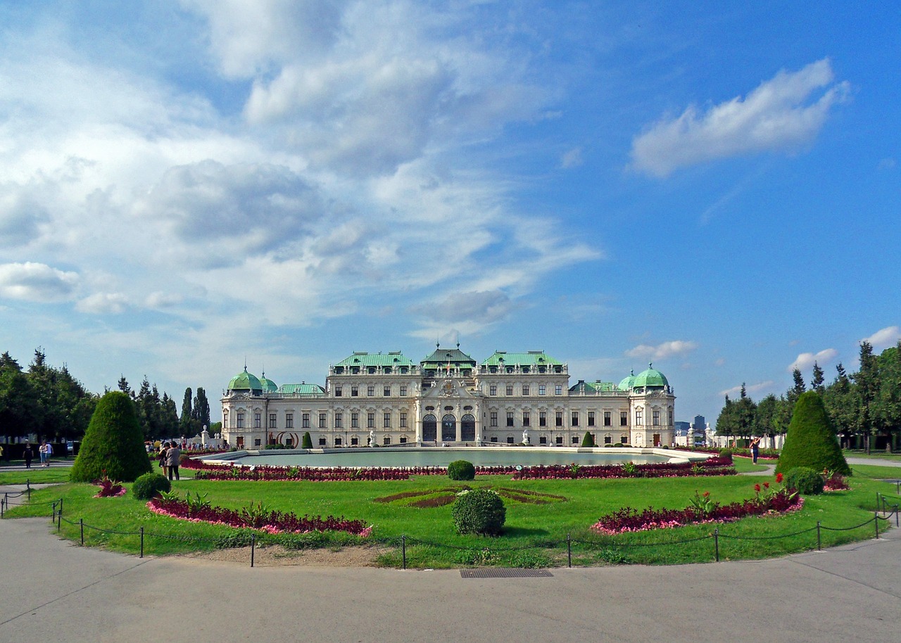 castle belvedere come palace free photo