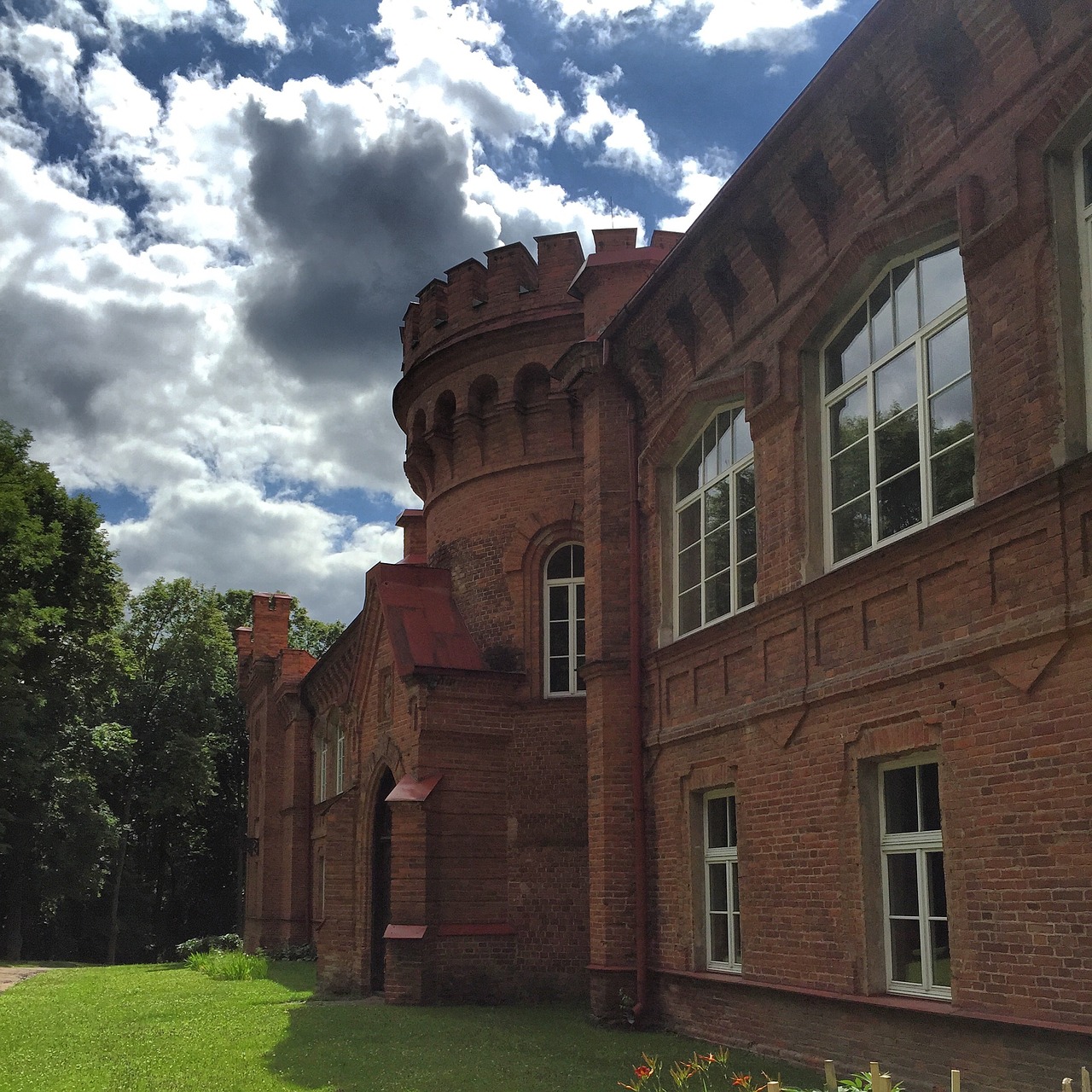 castle lithuania red free photo