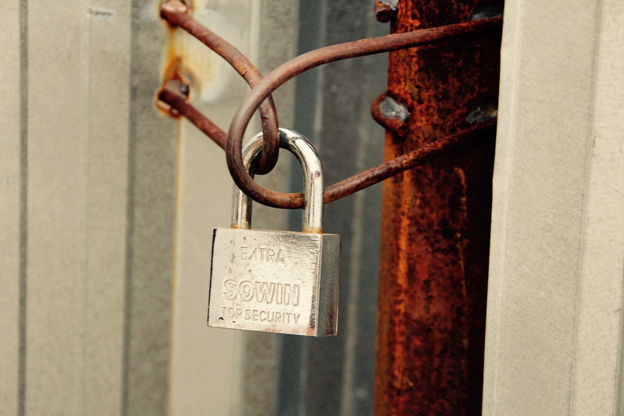 castle security metal free photo