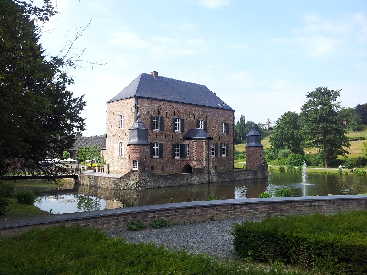 castle moat historically free photo