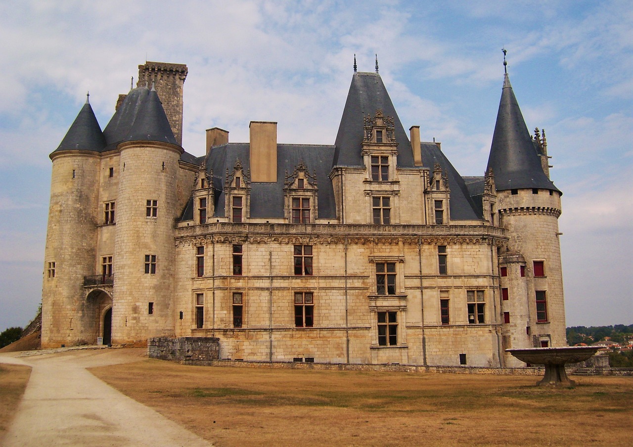 castle france rochefoucauld free photo