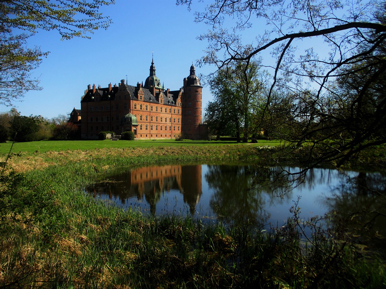 castle reflection lake free photo