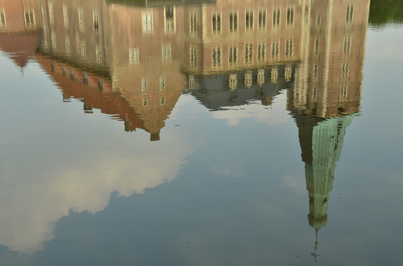 castle water reflection free photo