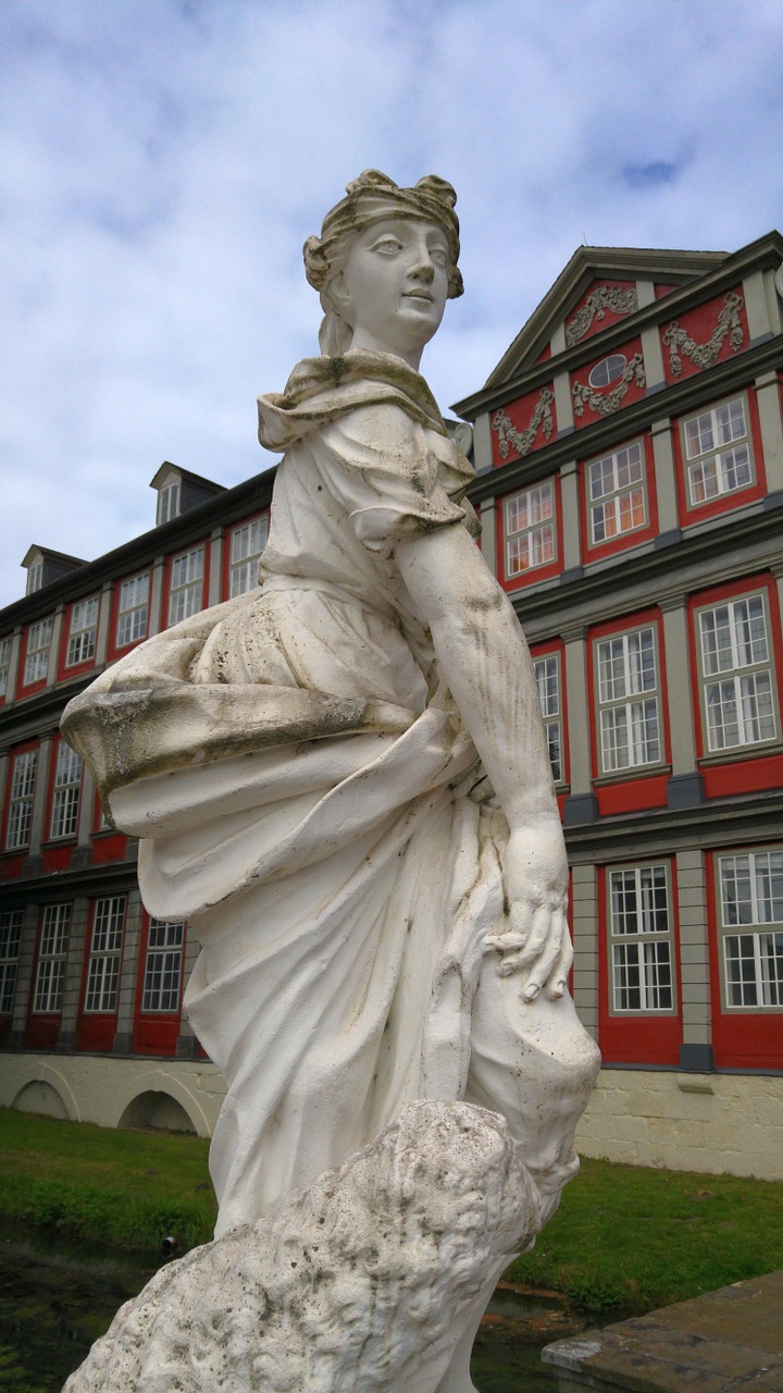 castle wolfenbüttel stone figures free photo