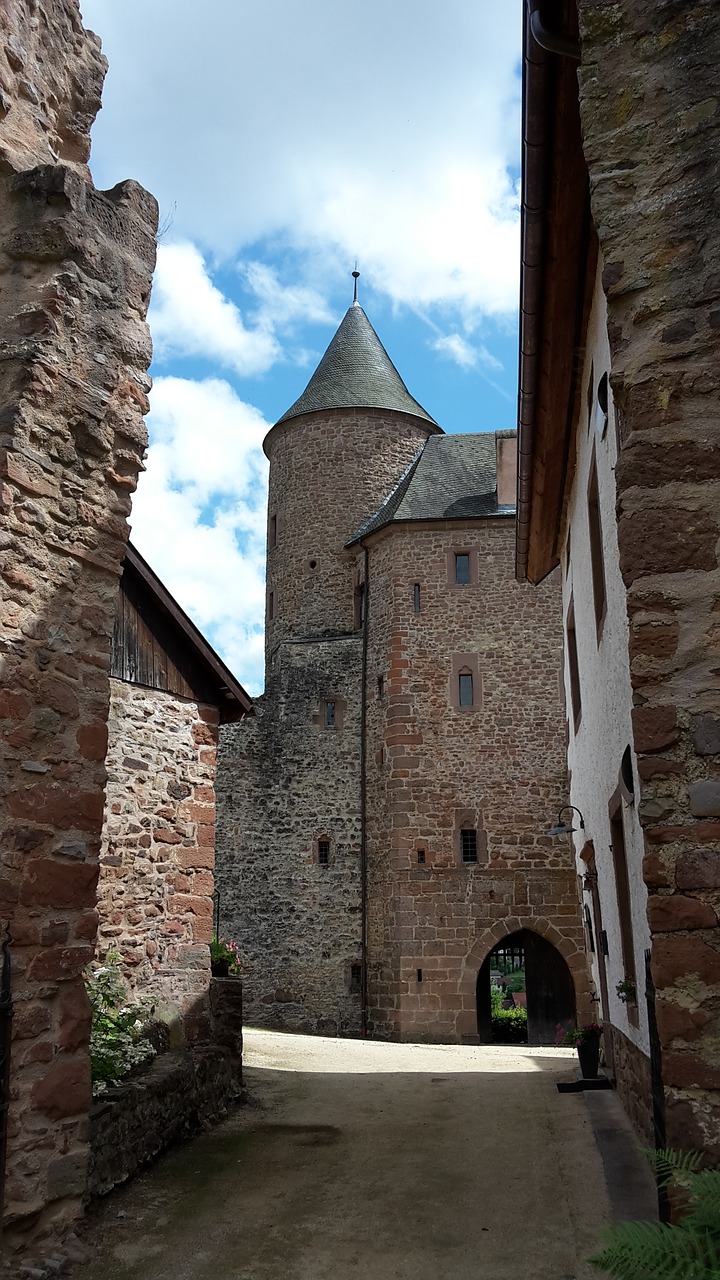 castle burgruine bertradaburg free photo