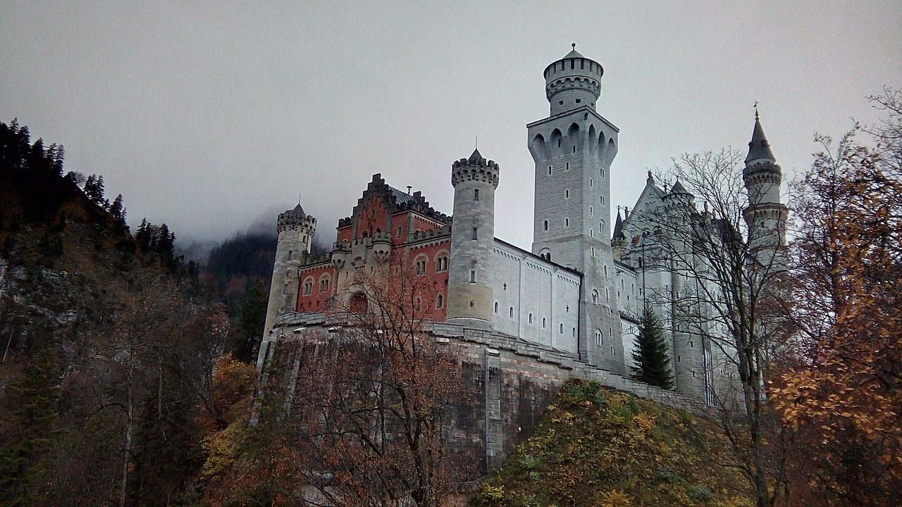 neuschwanstein castle romantic free photo