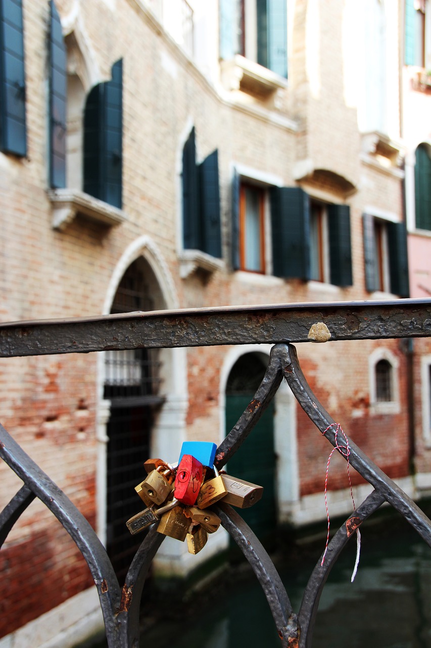 castle love castle railing free photo