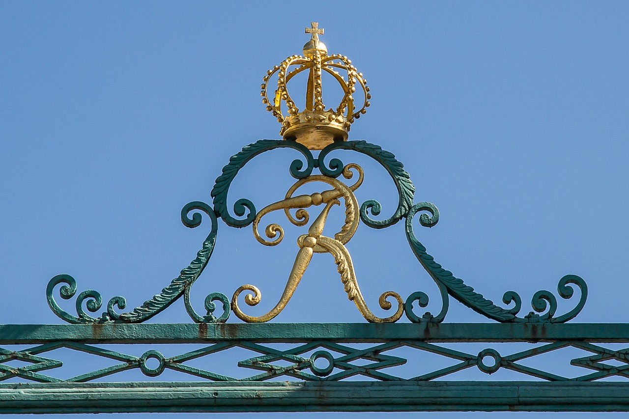 castle ornament ludwigsburg palace free photo