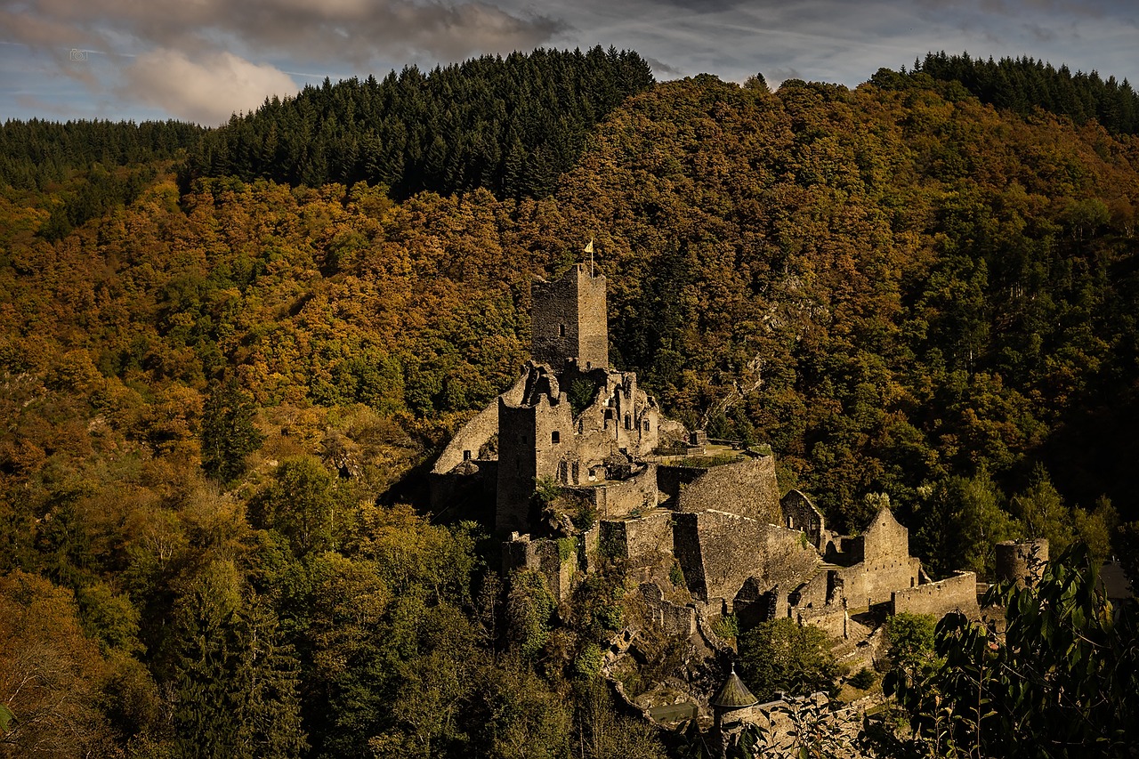 castle landscape autumn free photo