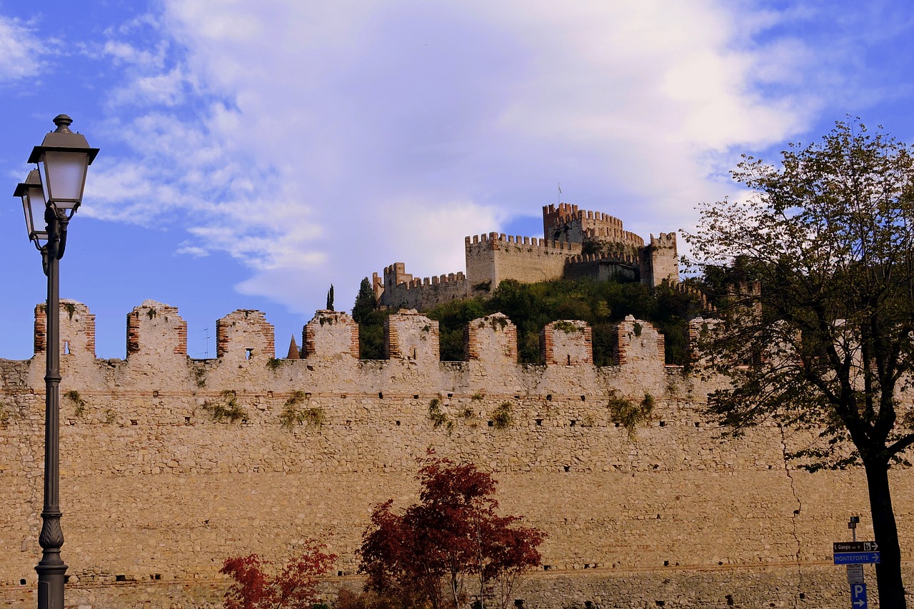 castle wall cloud free photo