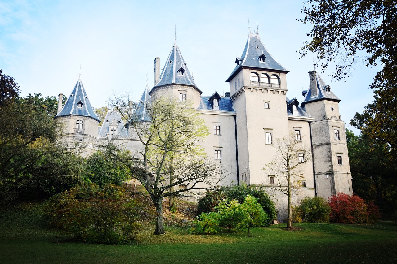 castle building architecture free photo