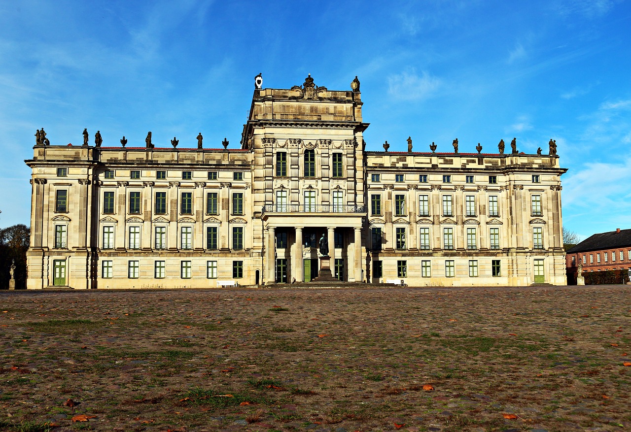 castle ludwigslust-parchim barockschloss free photo