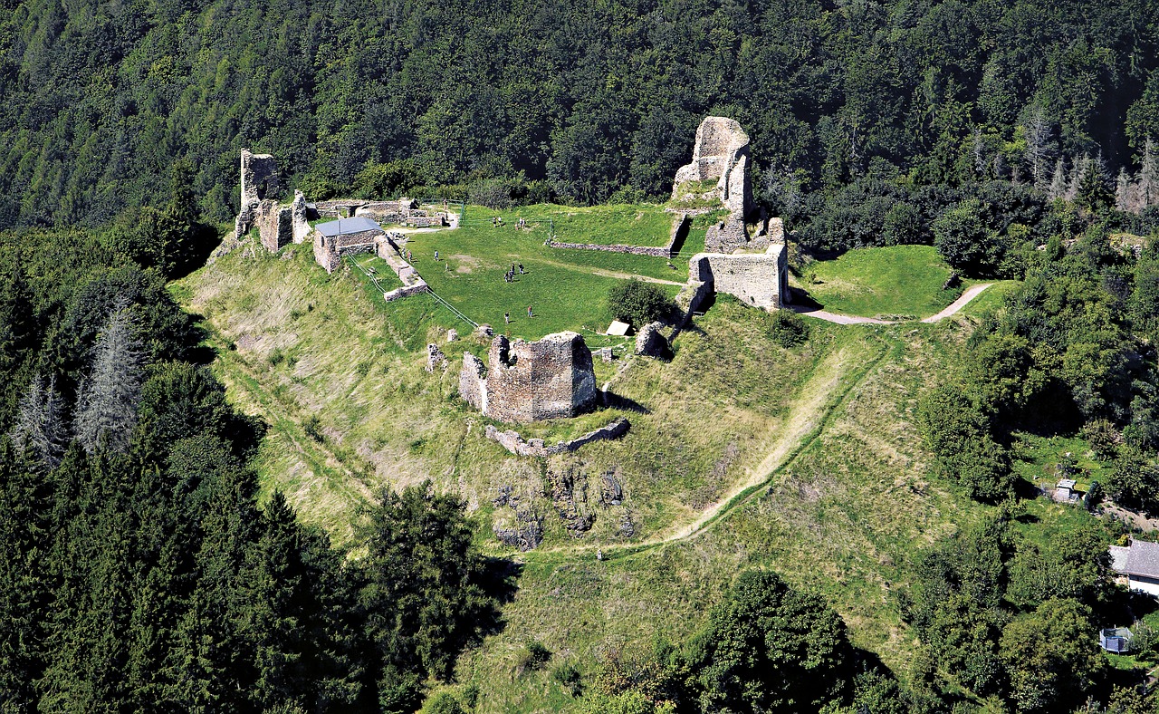 castle lichnice aerial view free photo