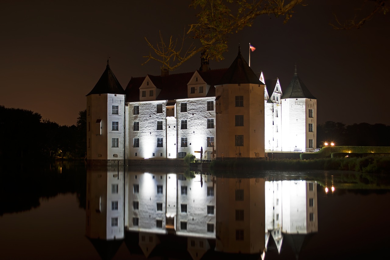 castle glücksburg moated castle free photo