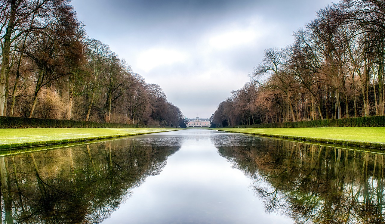 castle park mirroring free photo