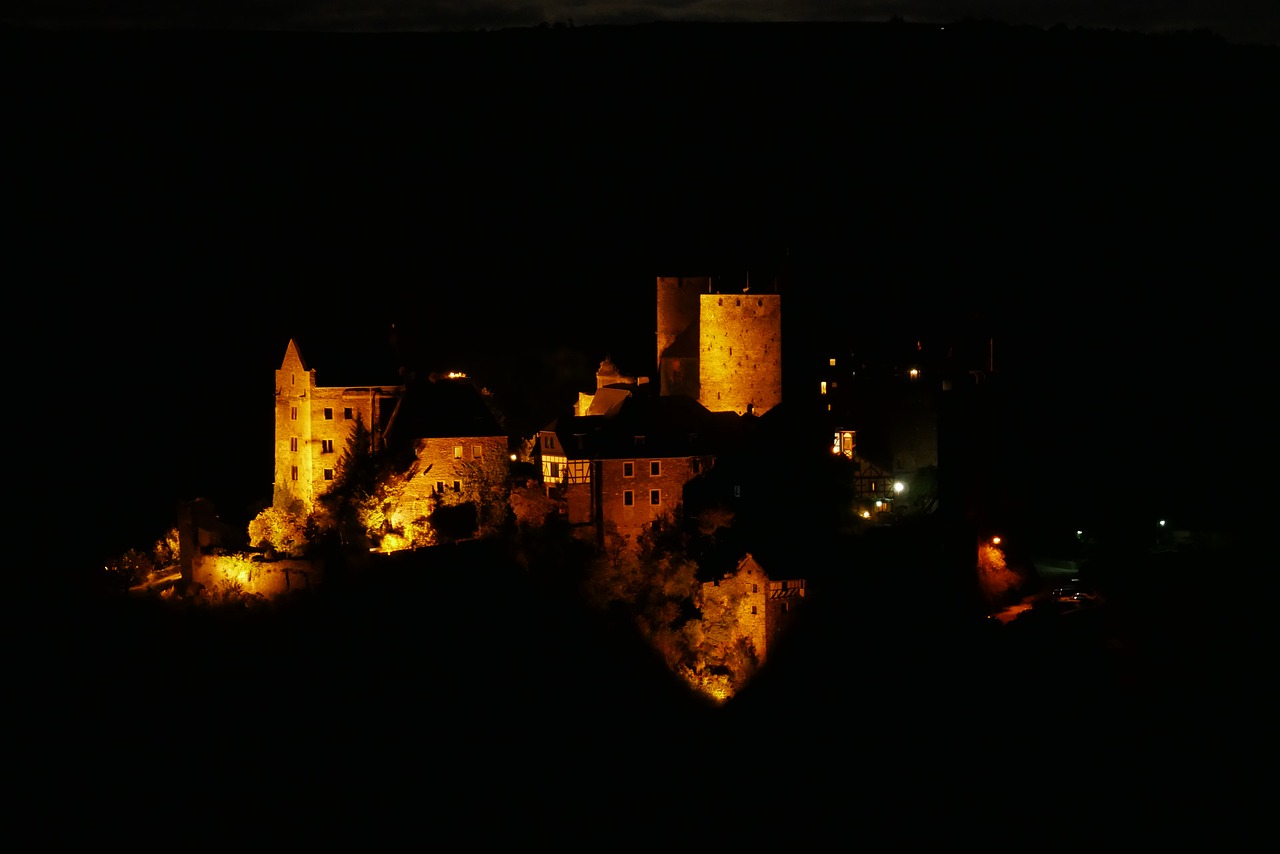 castle night lighting free photo
