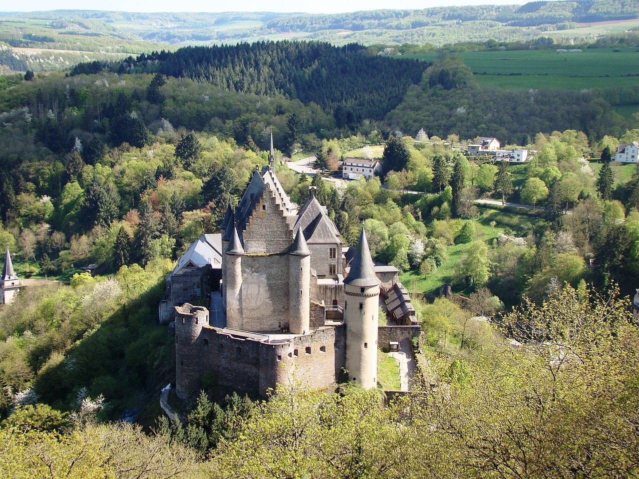 castle landscape places of interest free photo