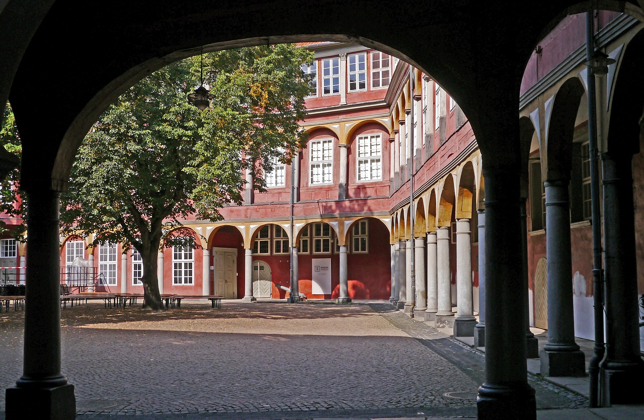 castle wolfenbüttel courtyard free photo