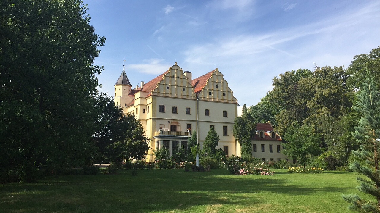 castle czerna landscape free photo