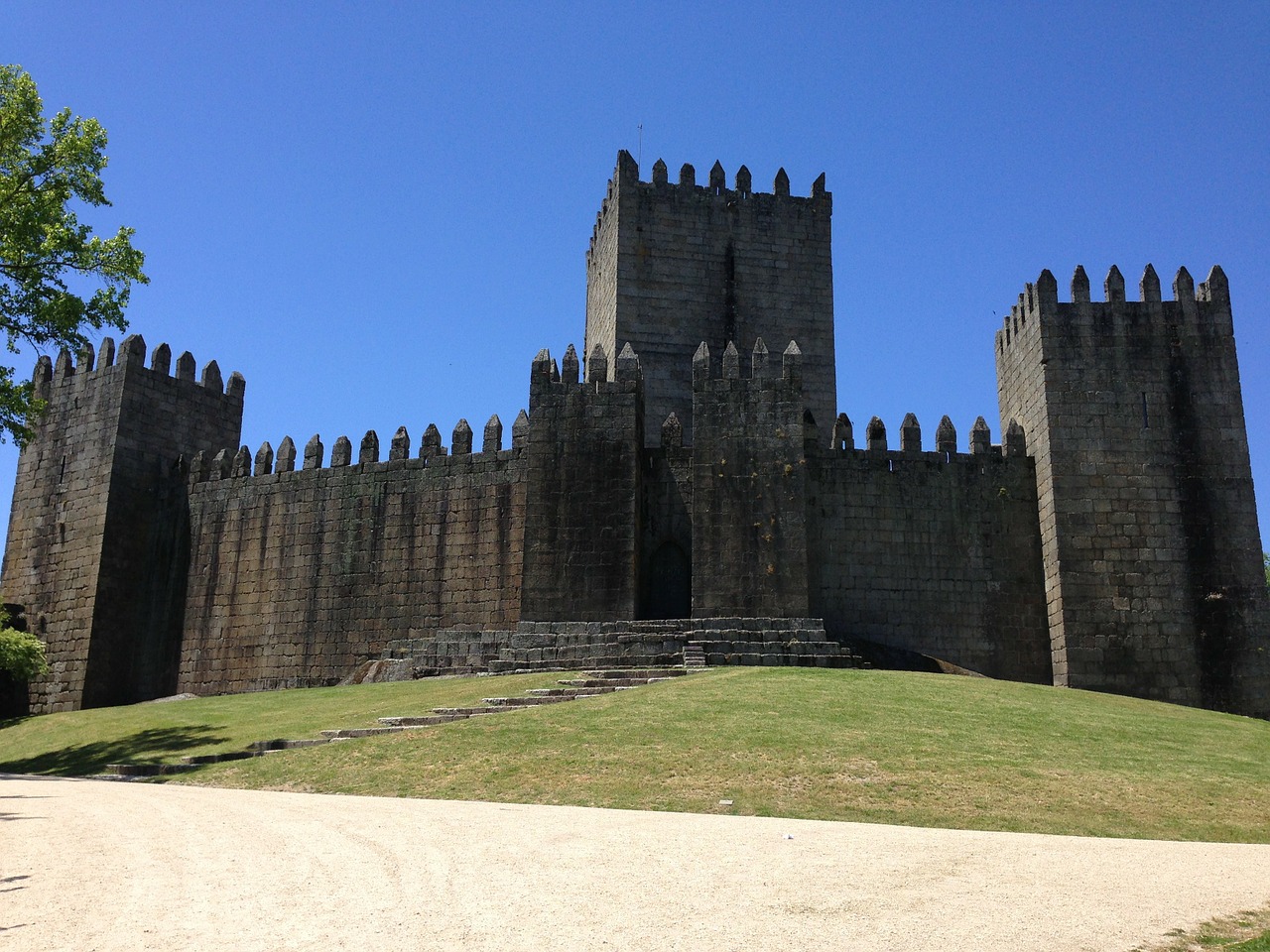 castle guimarães portugal free photo
