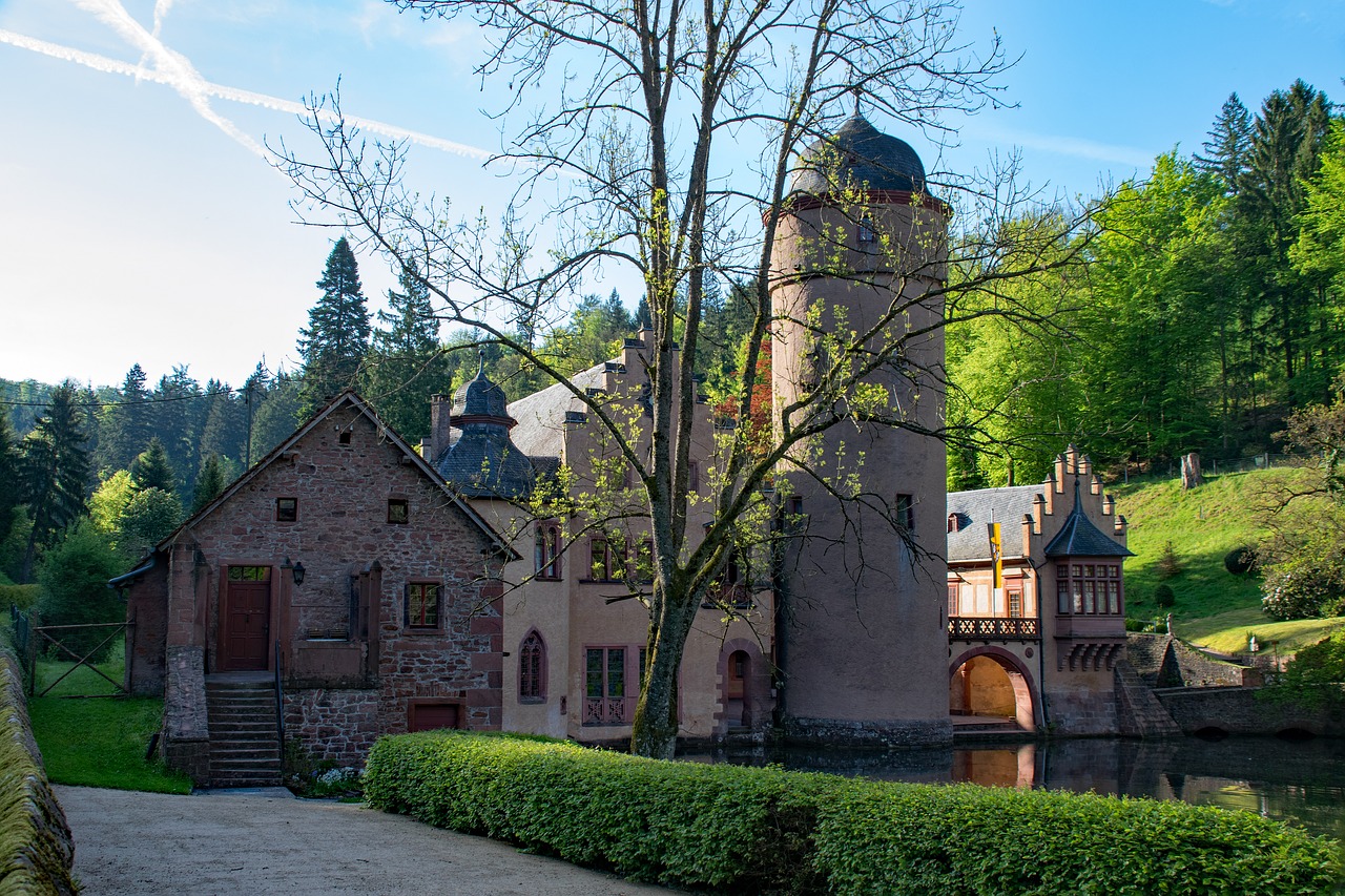 castle mespelbrunn bavaria free photo