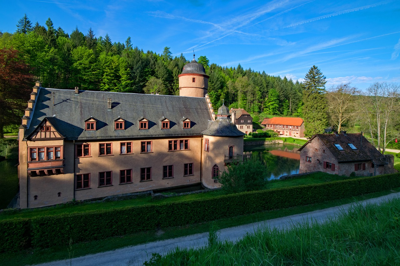 castle mespelbrunn bavaria free photo